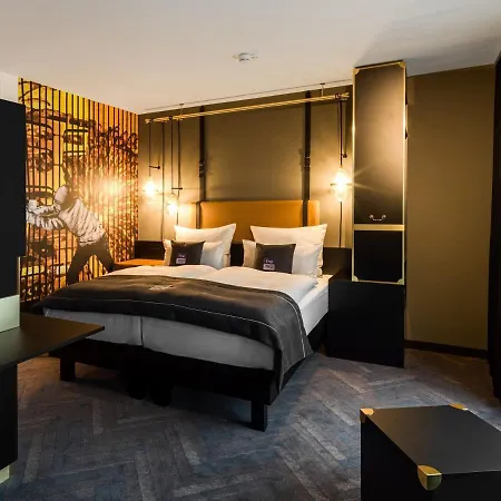 - The Niu, Cobbles By Ihg إسن